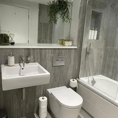 Harbourside Hideaway - Superb Flat With Terrace Apartment Bristol Exterior photo