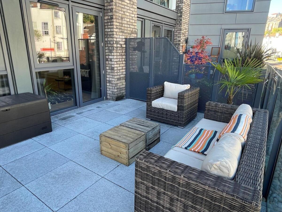 Apartment Harbourside Hideaway - Superb Flat With Terrace Bristol